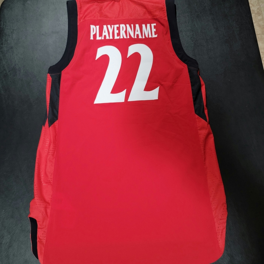 University of Cincinnati Bearcats basketball jersey. 🏀 - Picture 2 of 5
